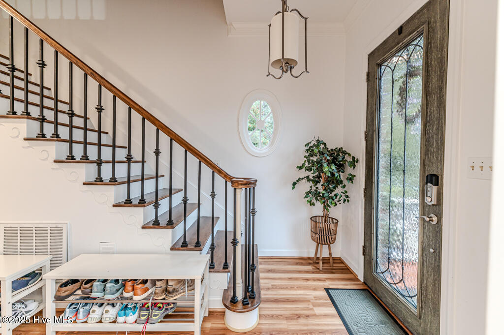 445 SE Lake Forest Drive