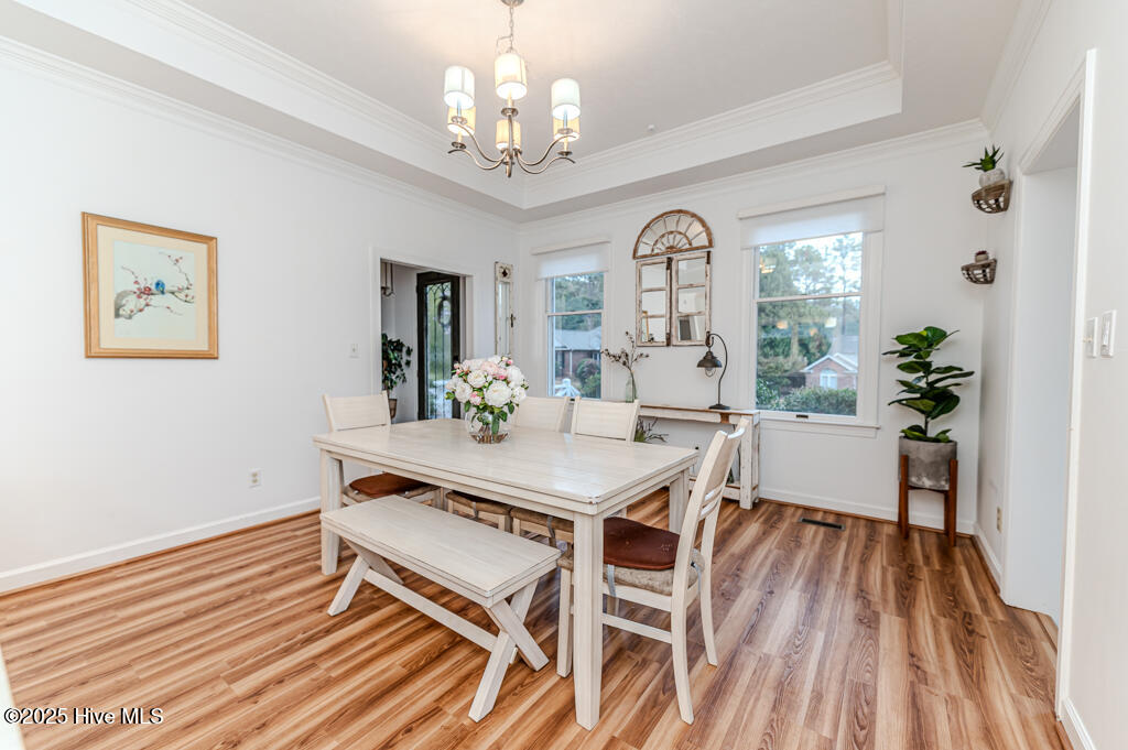 445 SE Lake Forest Drive