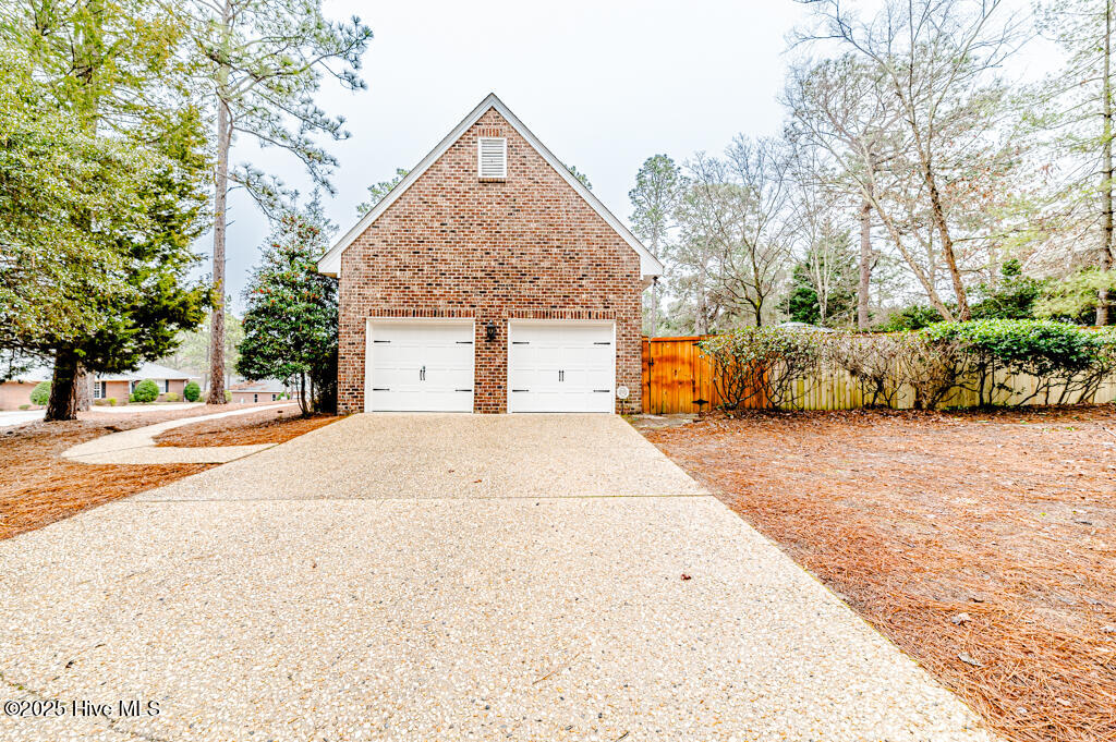 445 SE Lake Forest Drive