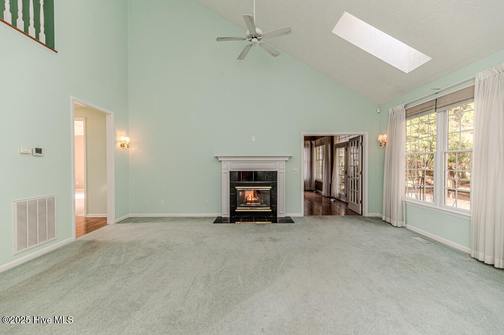 665 Lake Forest Drive SE