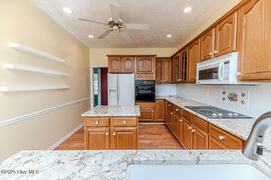 665 Lake Forest Drive SE