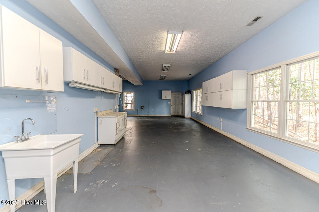 665 Lake Forest Drive SE