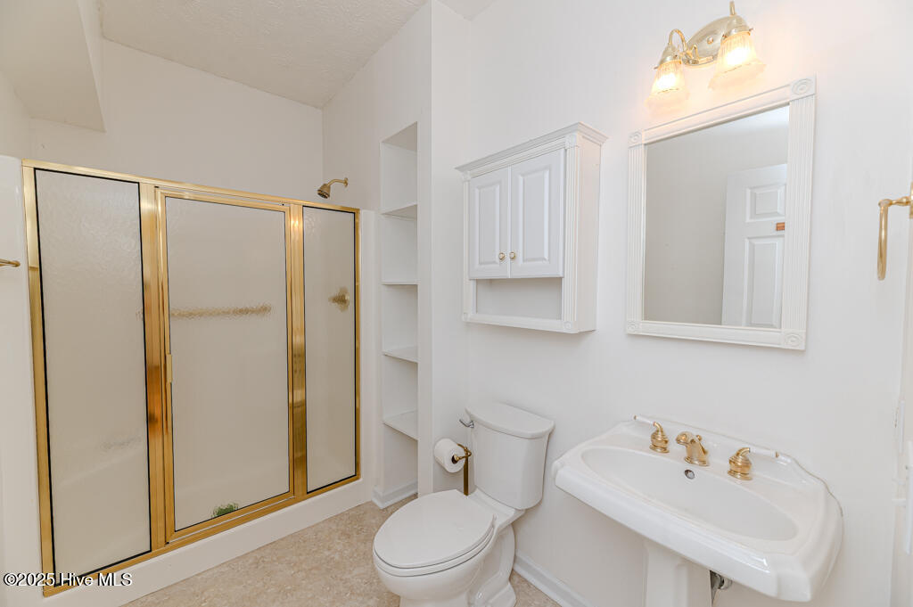 665 Lake Forest Drive SE