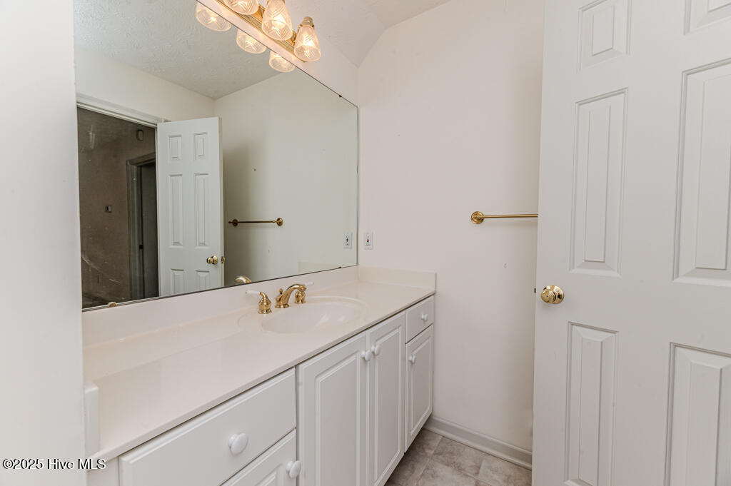 665 Lake Forest Drive SE