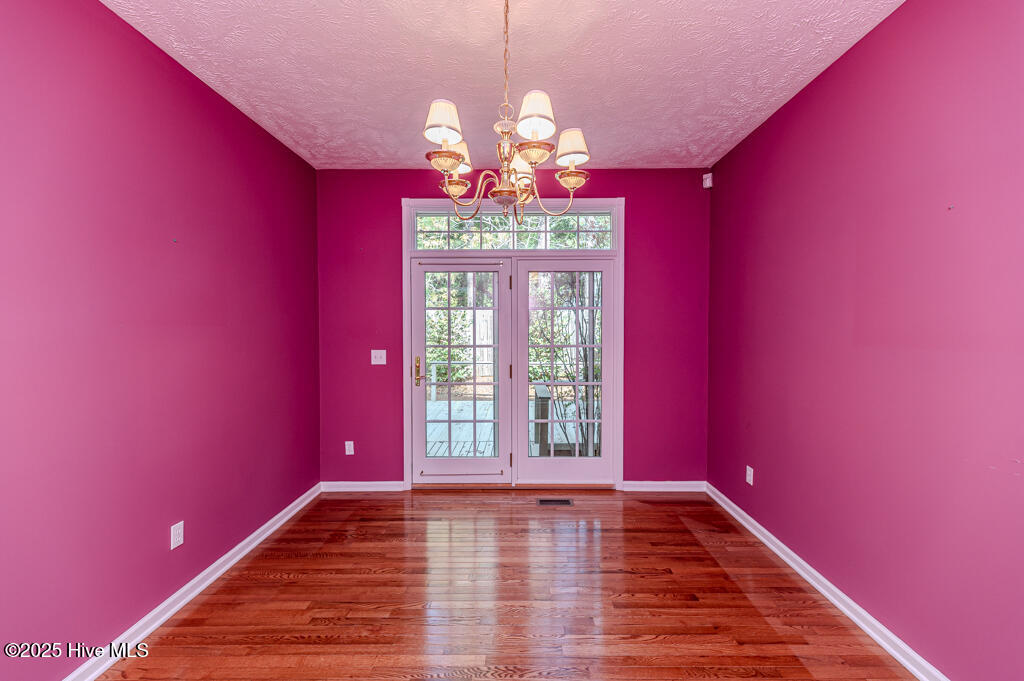 665 Lake Forest Drive SE