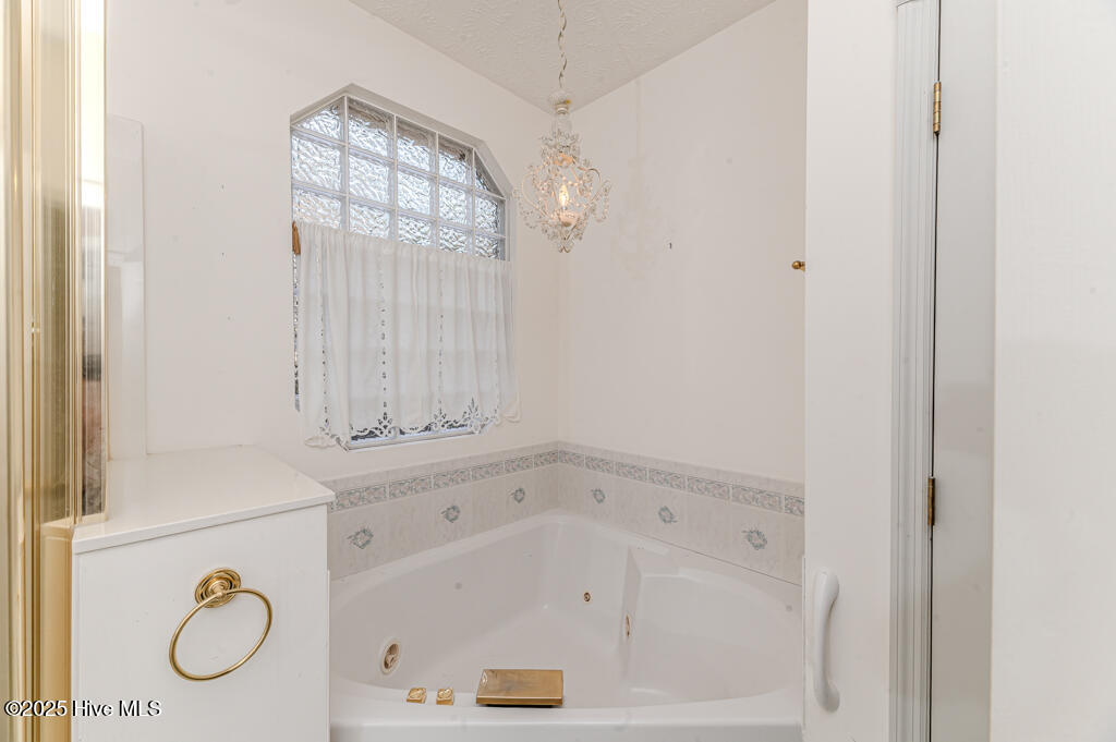 665 Lake Forest Drive SE