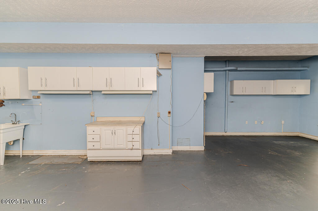 665 Lake Forest Drive SE