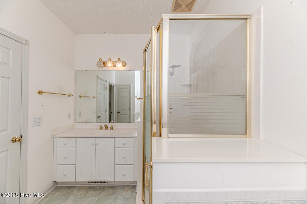 665 Lake Forest Drive SE