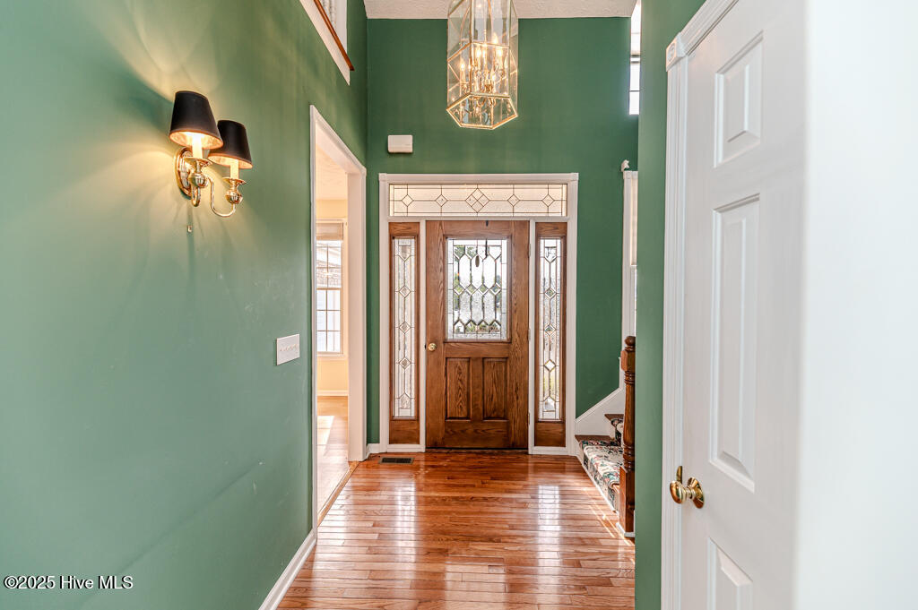 665 Lake Forest Drive SE