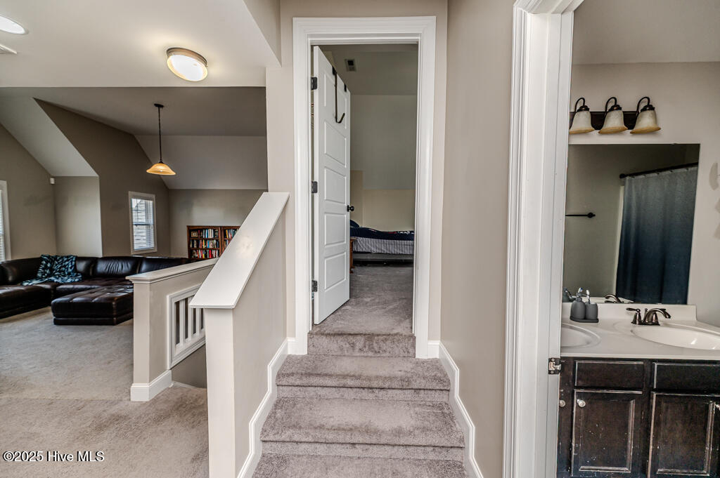 103 Courtyard Circle