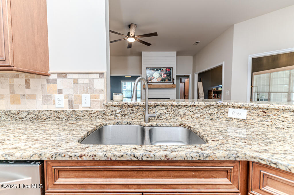 140 Leesville Loop