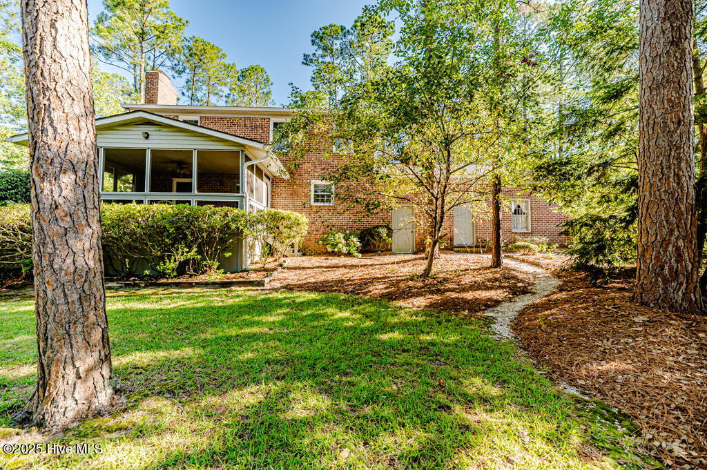 100 E Hedgelawn Way