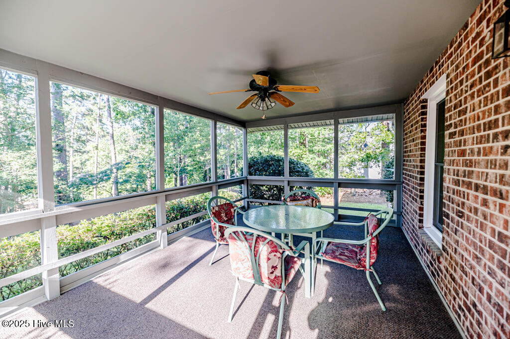 100 E Hedgelawn Way