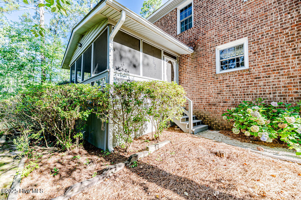 100 E Hedgelawn Way