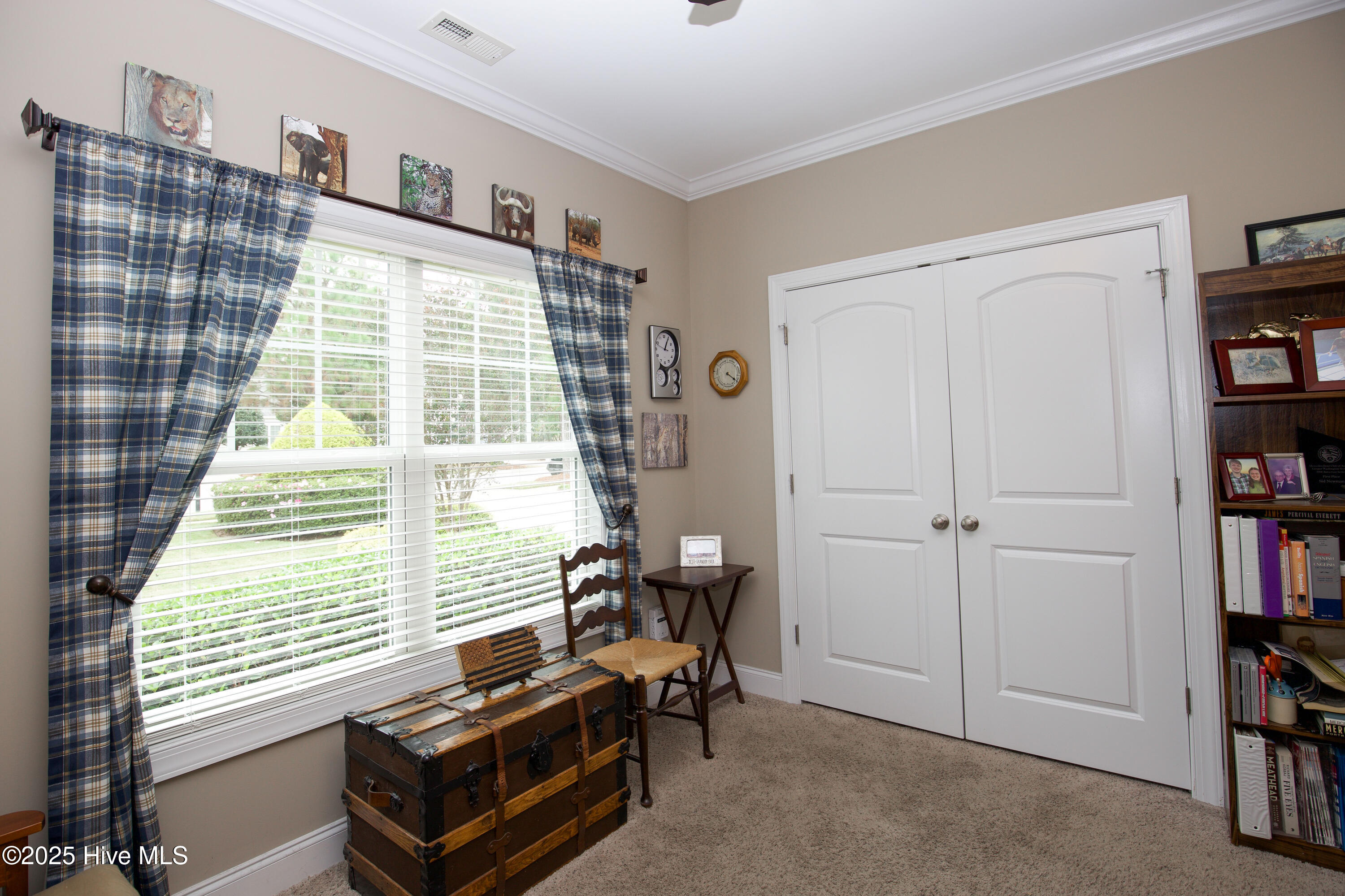 111 S Bracken Fern Lane