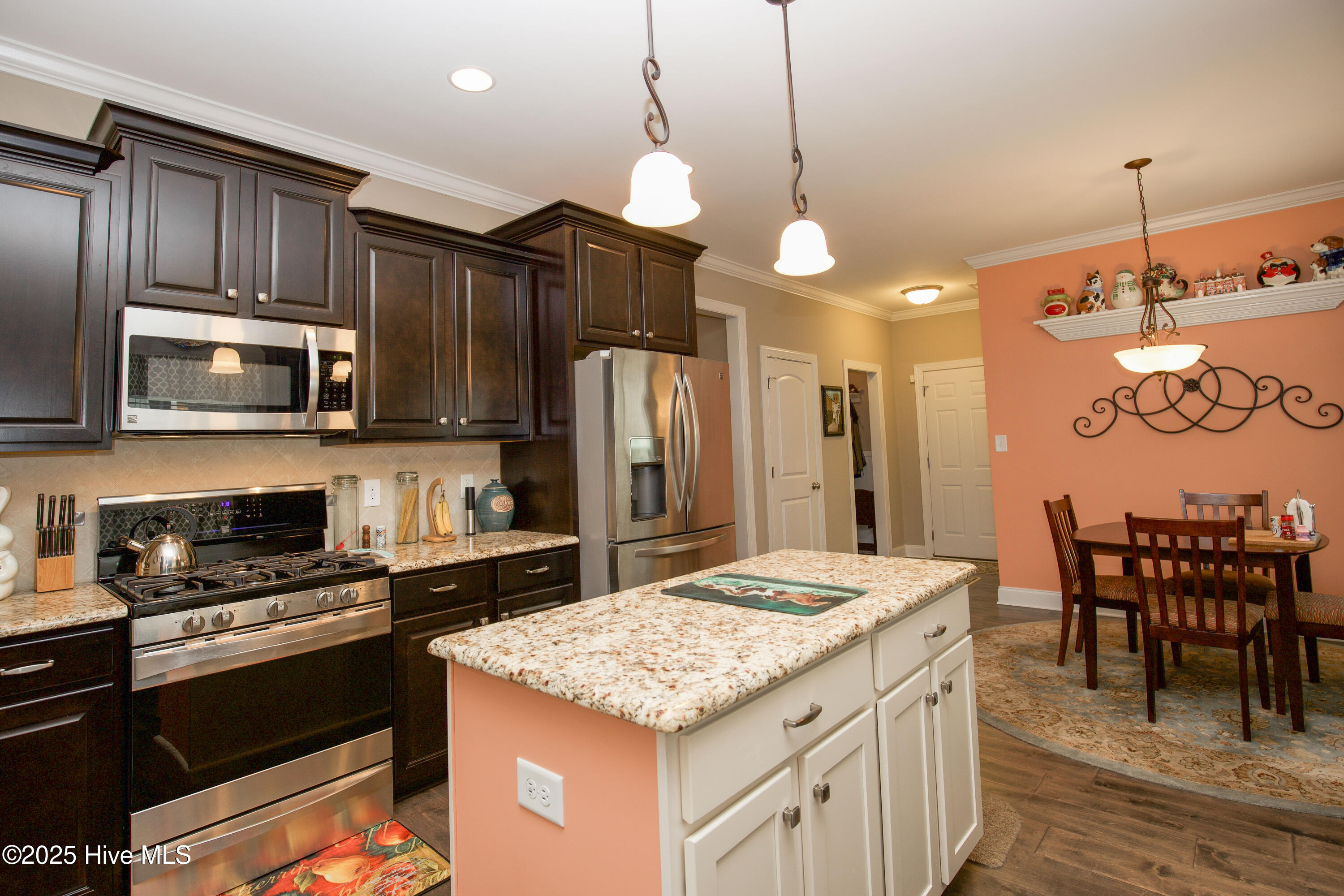 111 S Bracken Fern Lane
