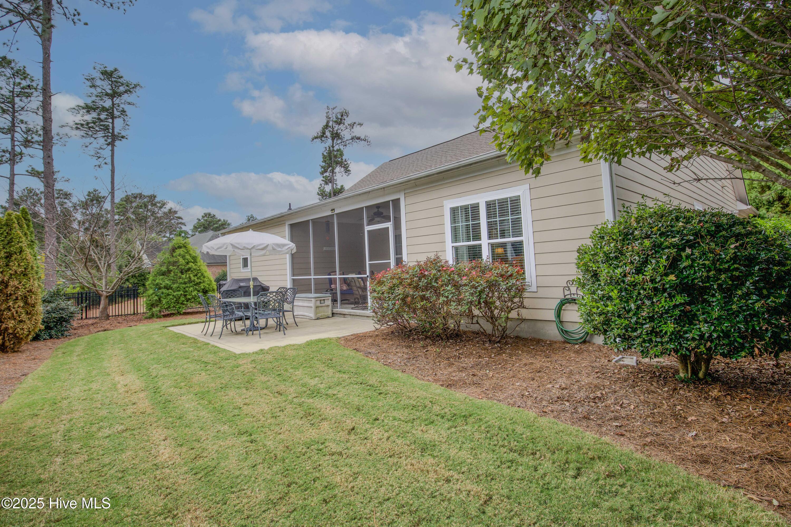 111 S Bracken Fern Lane