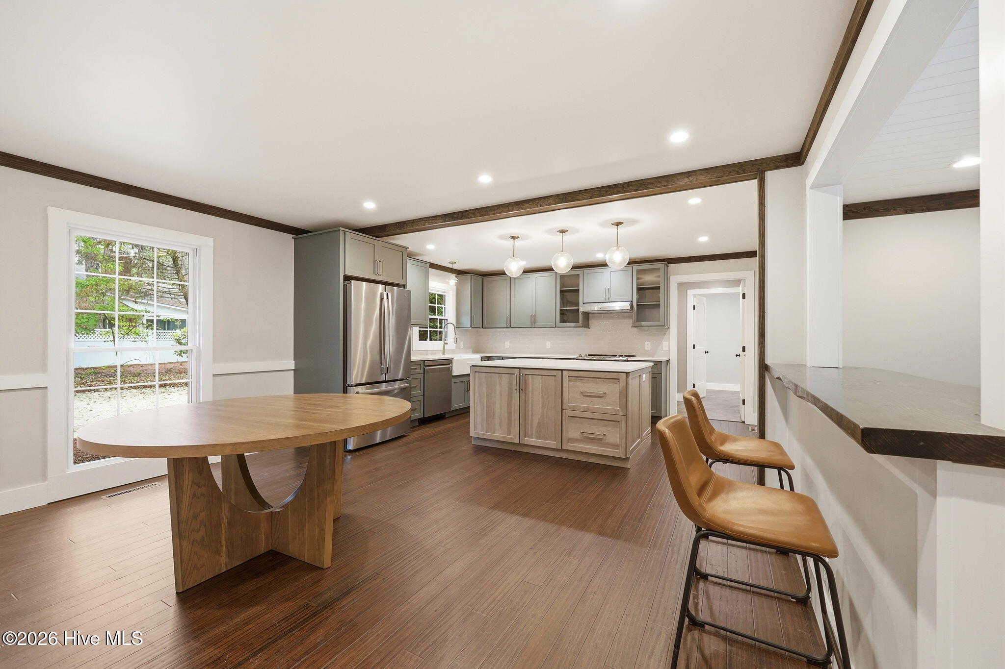 355 Serpentine Drive