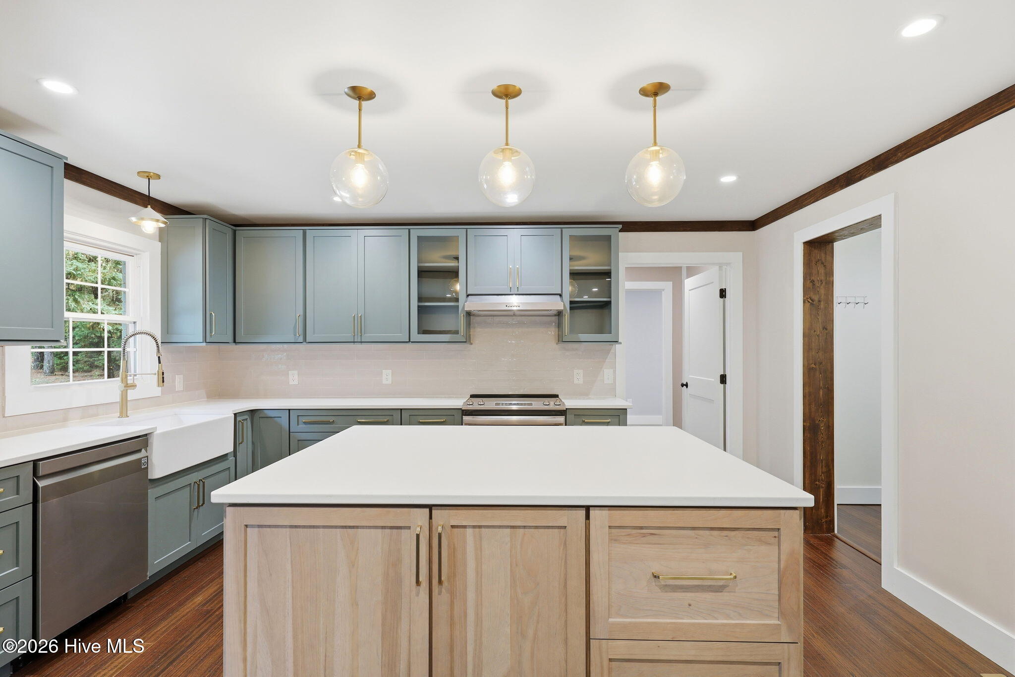 355 Serpentine Drive