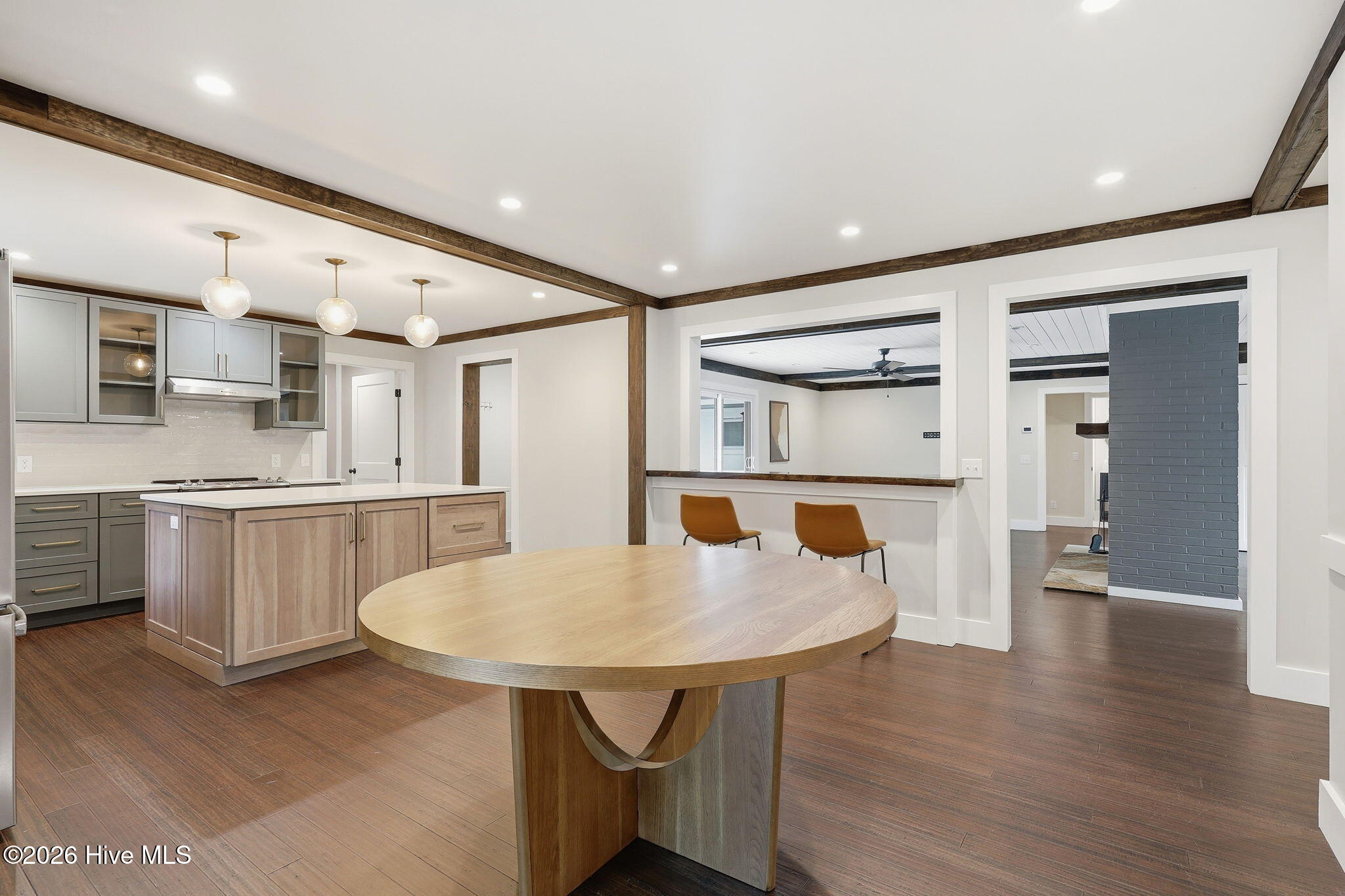 355 Serpentine Drive