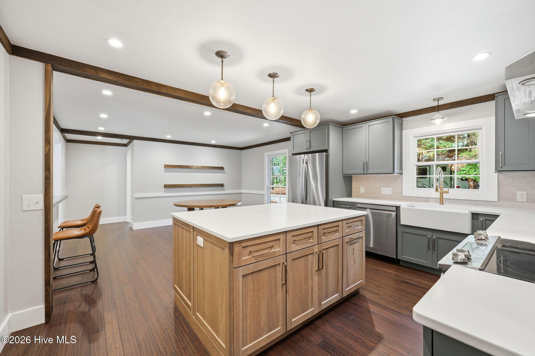 355 Serpentine Drive