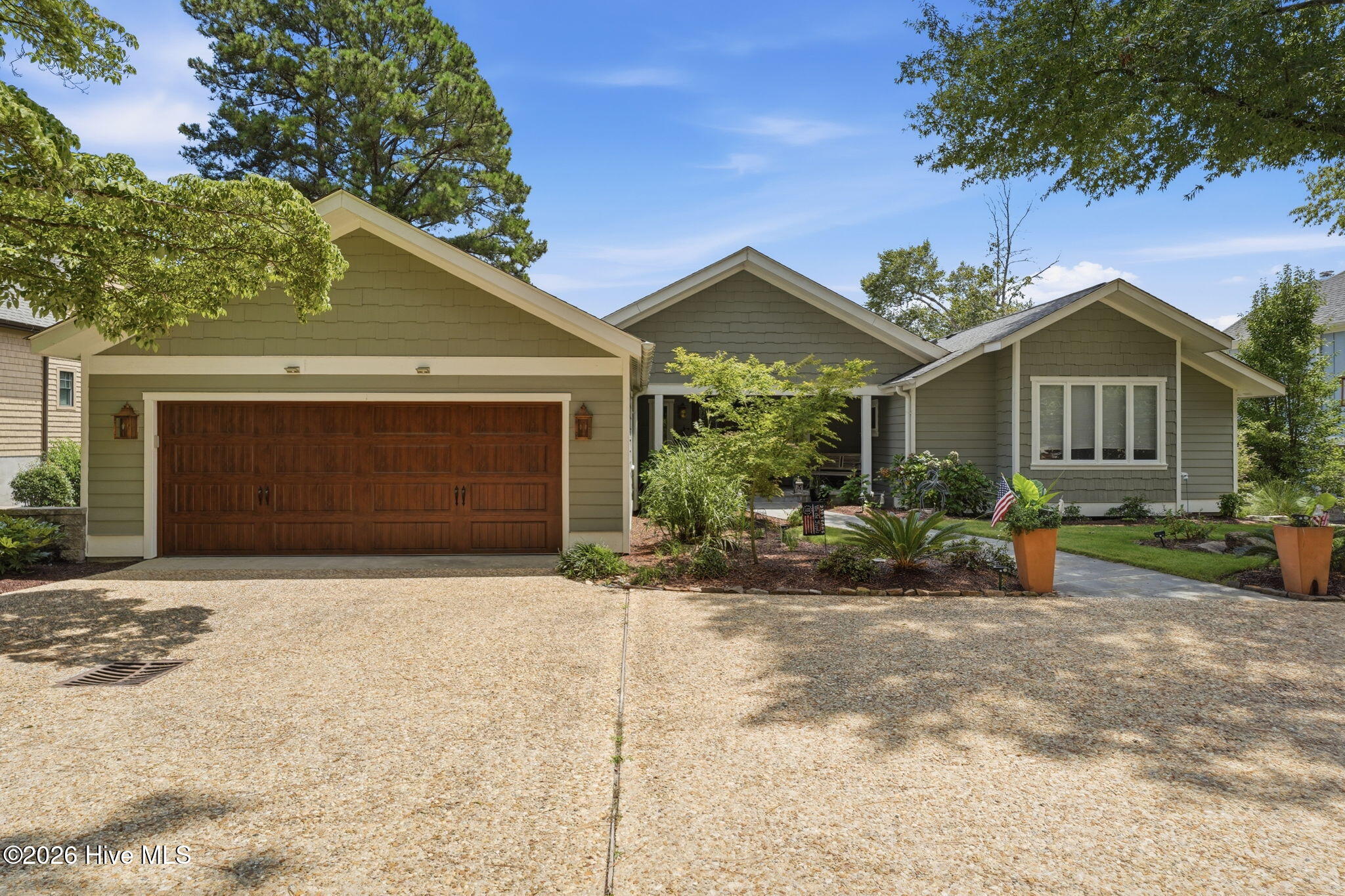 660 Lake Forest Drive SE