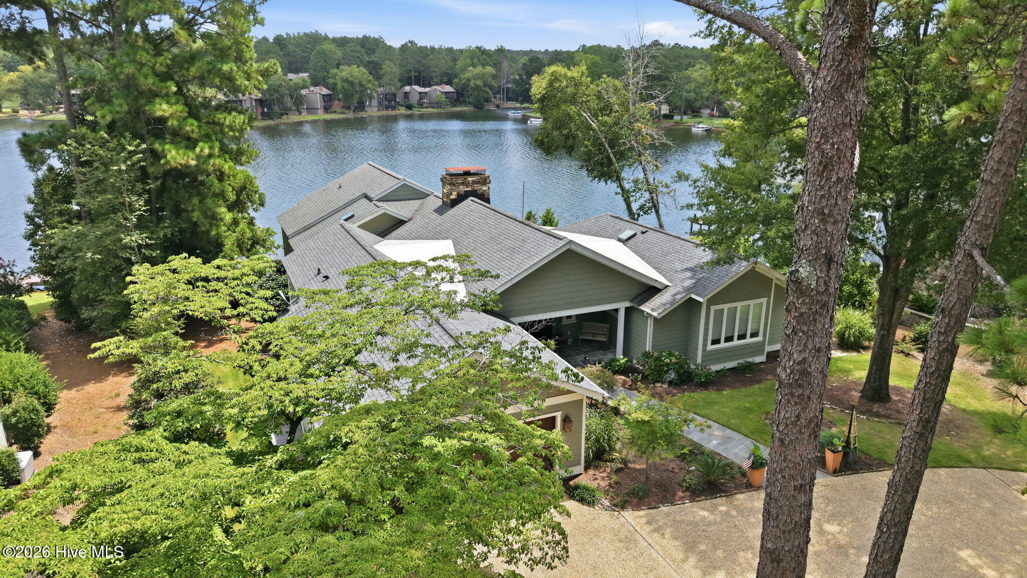 660 Lake Forest Drive SE