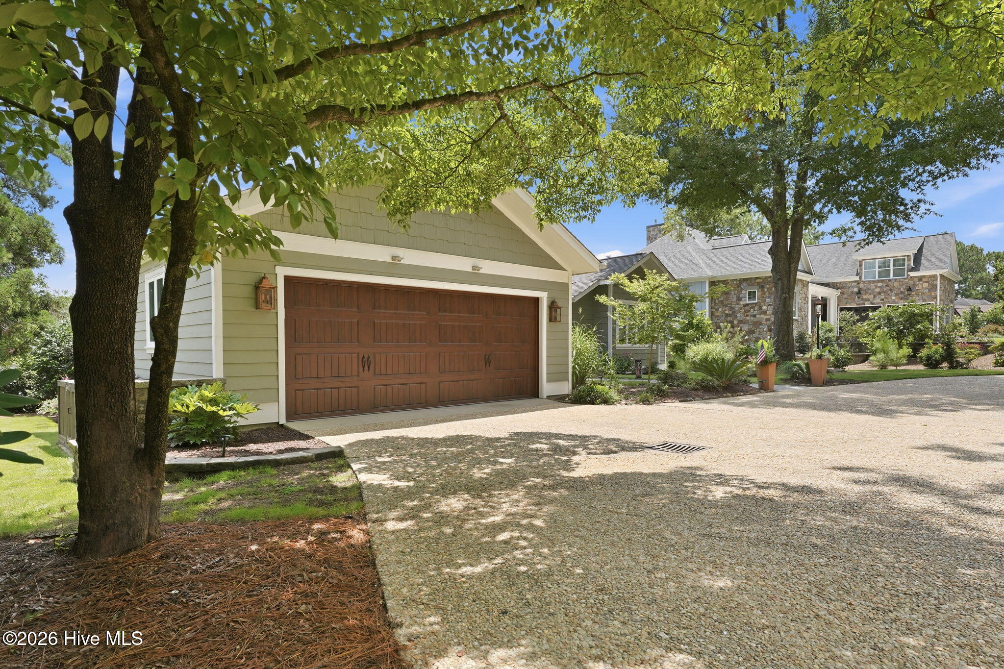 660 Lake Forest Drive SE