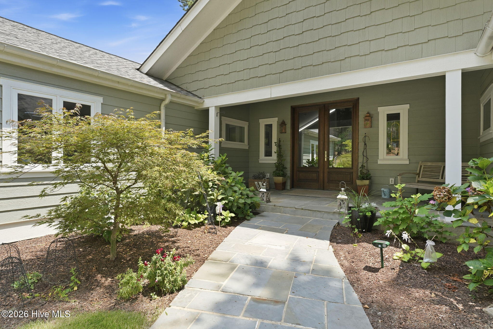 660 Lake Forest Drive SE