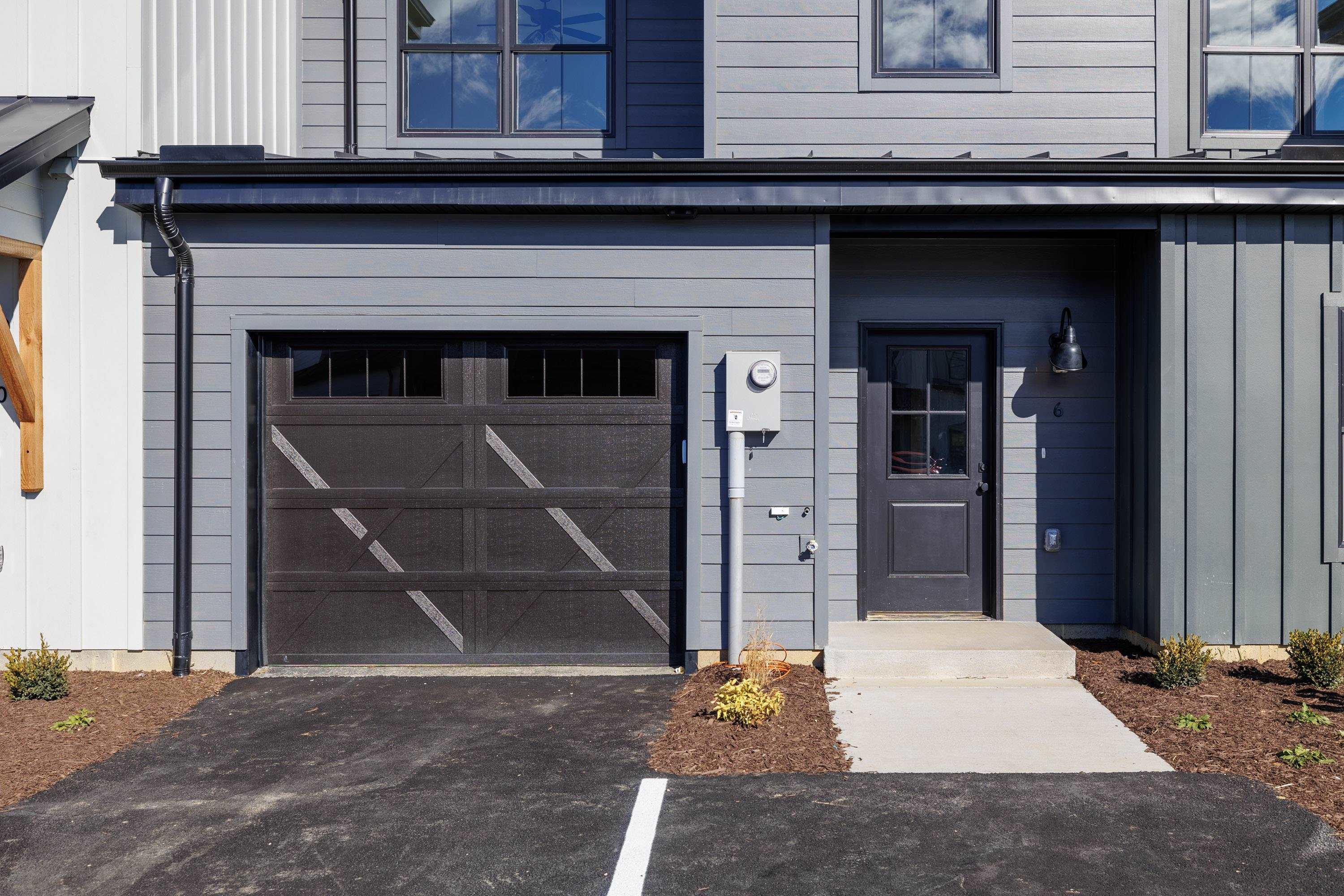 42 PRAIRIE CT