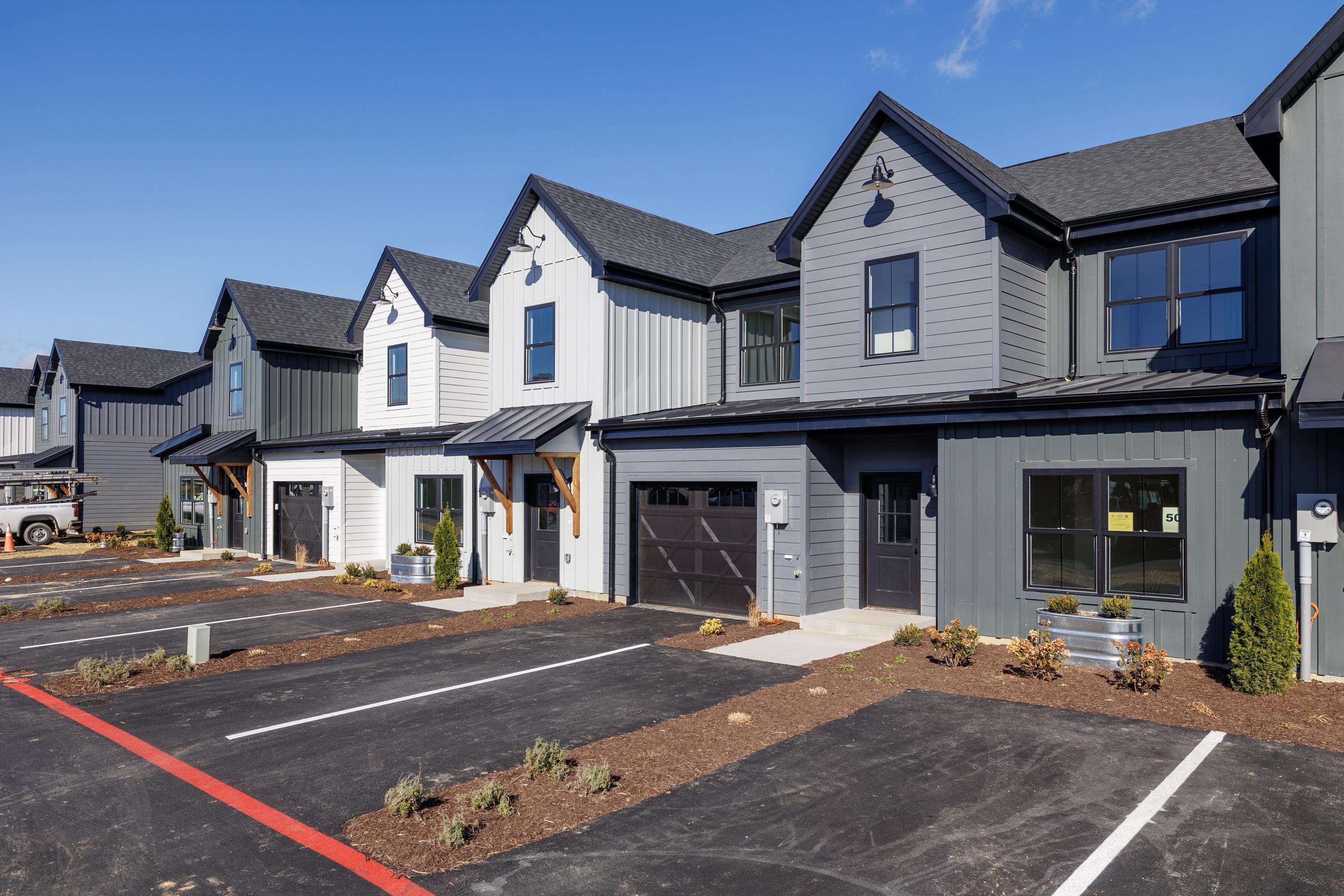 42 PRAIRIE CT