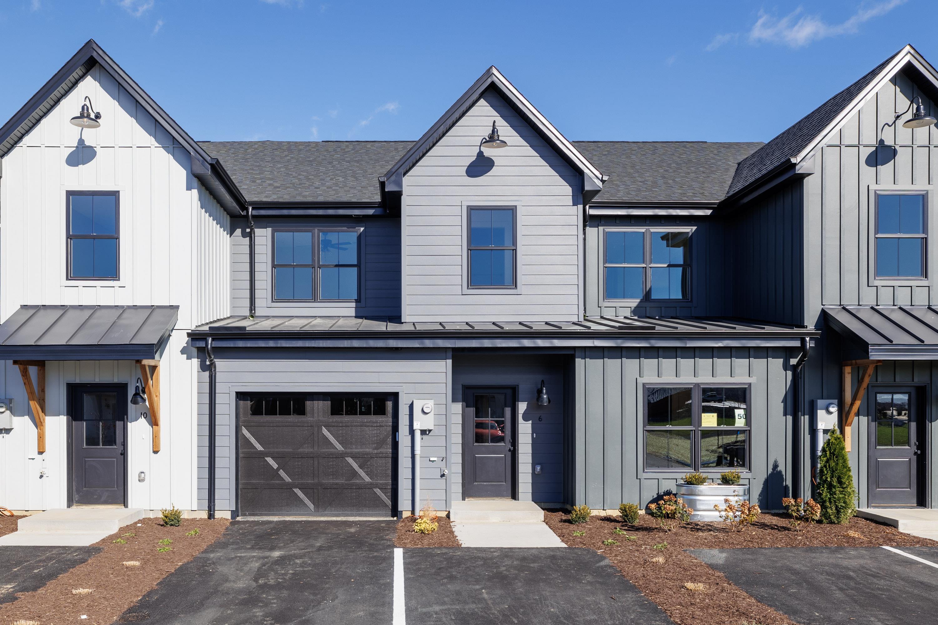 42 PRAIRIE CT