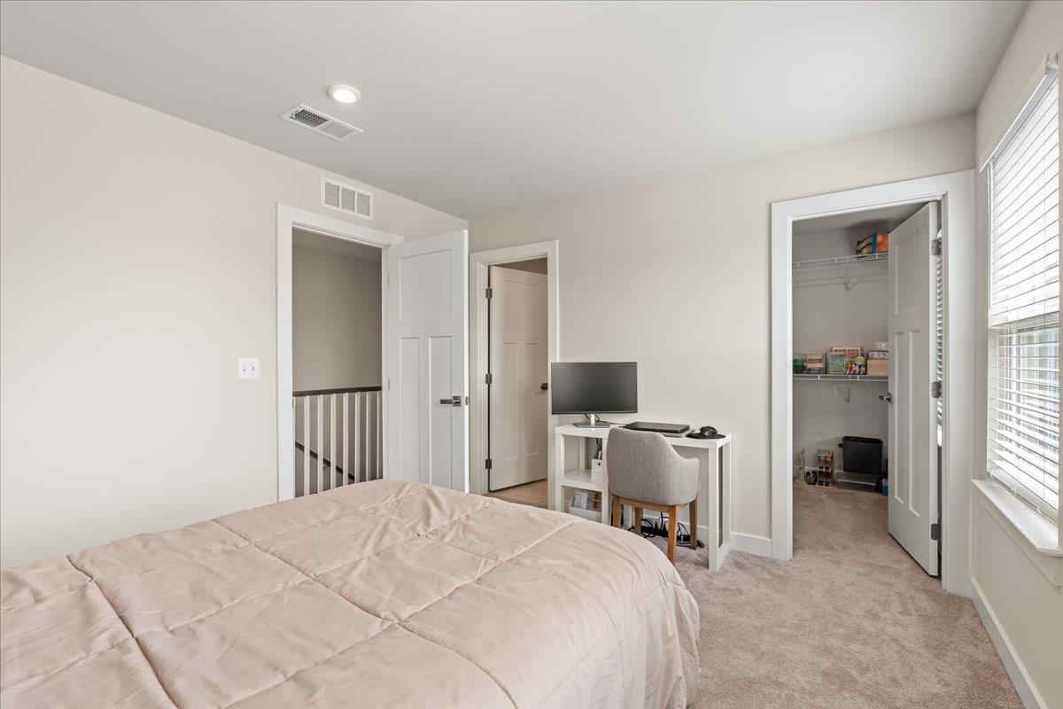 2774 DORVAL RD