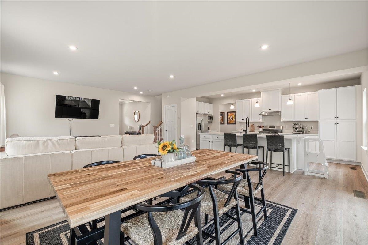 2774 DORVAL RD