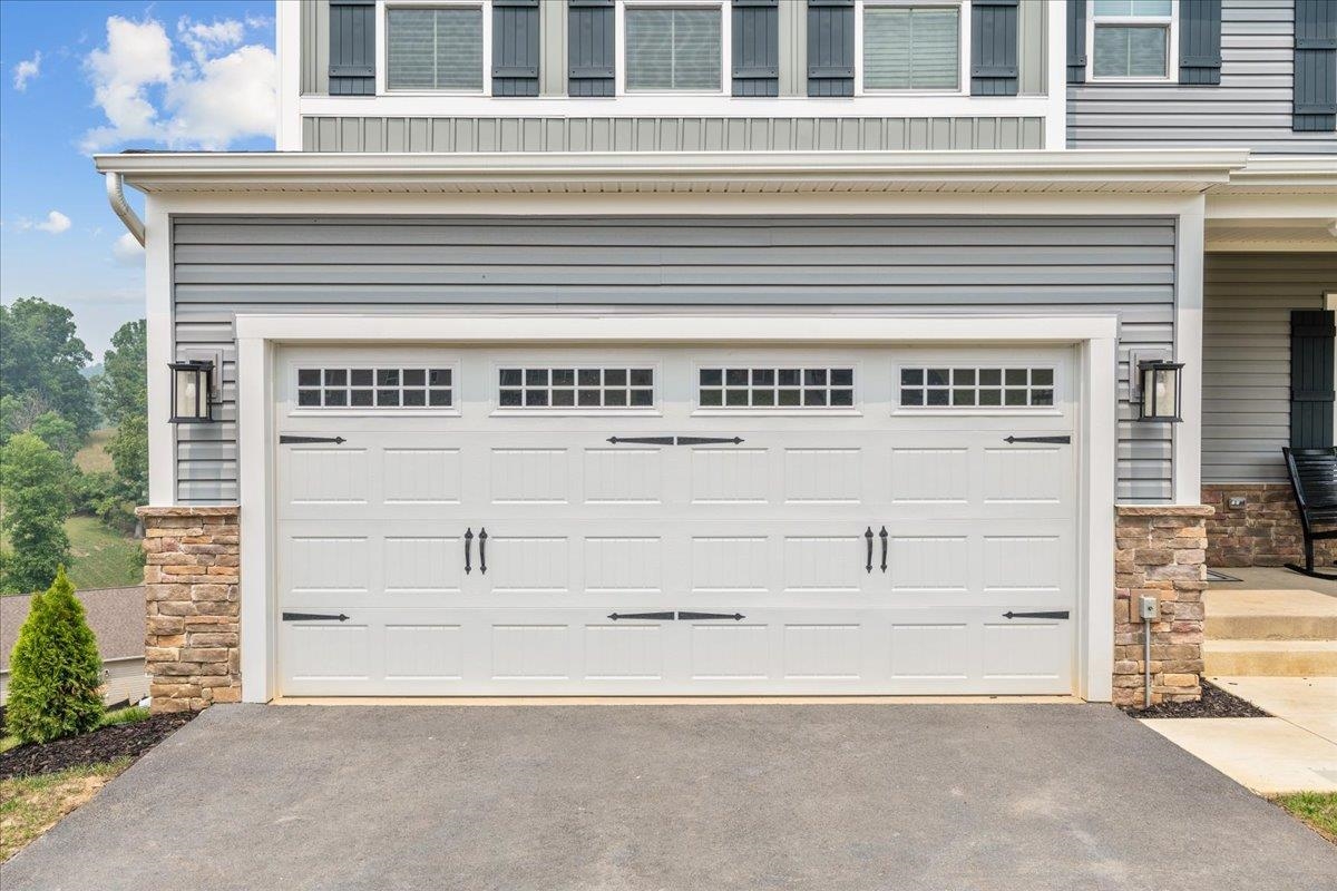 2774 DORVAL RD