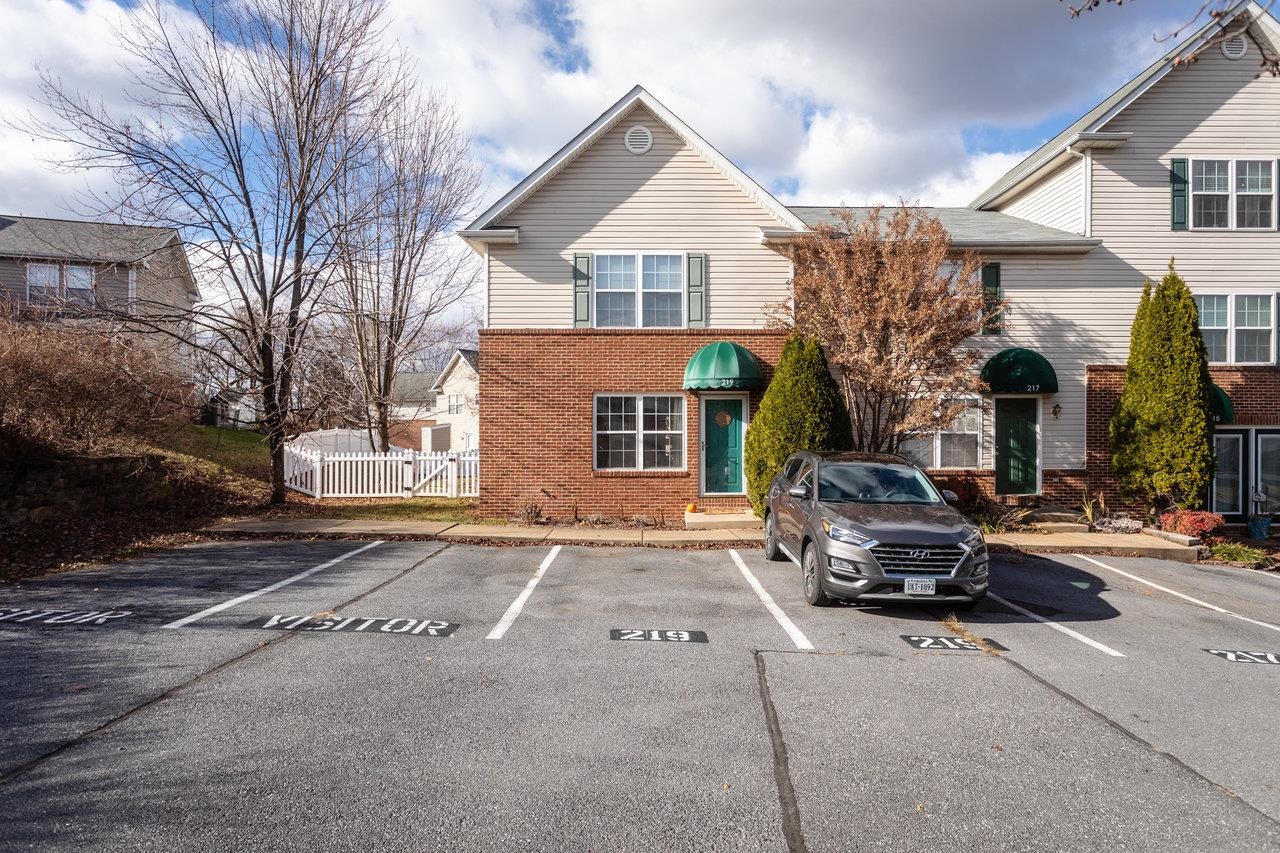 219 EMERSON LN