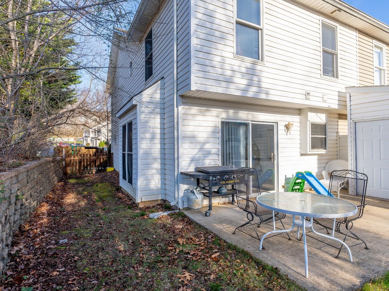 2387 AVALON WOODS DR