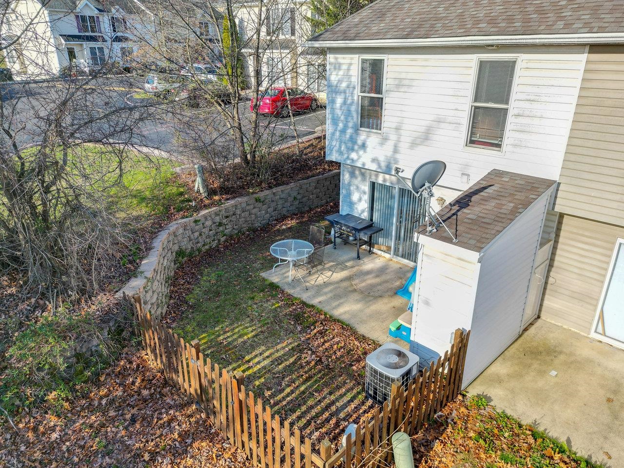 2387 AVALON WOODS DR