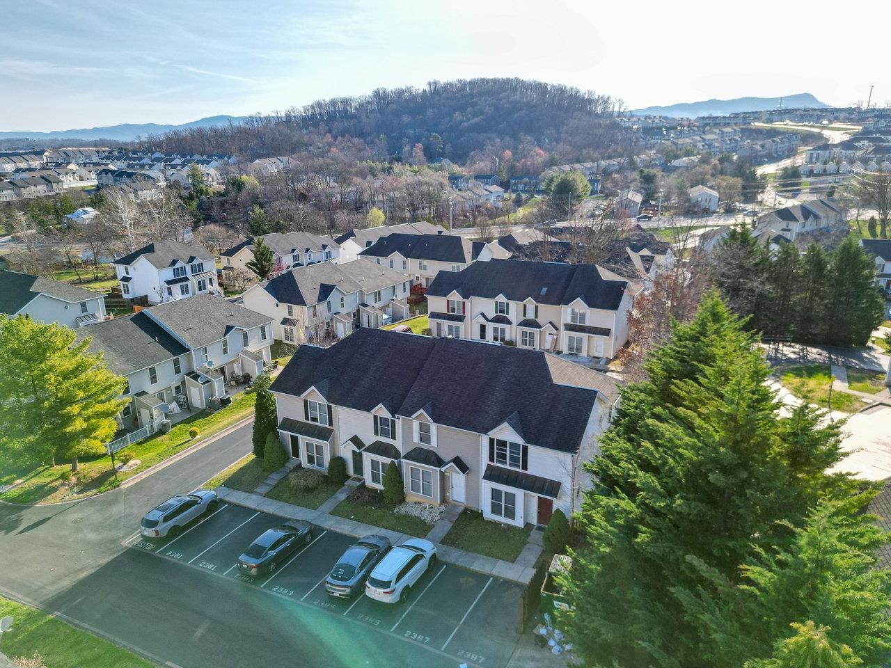 2387 AVALON WOODS DR