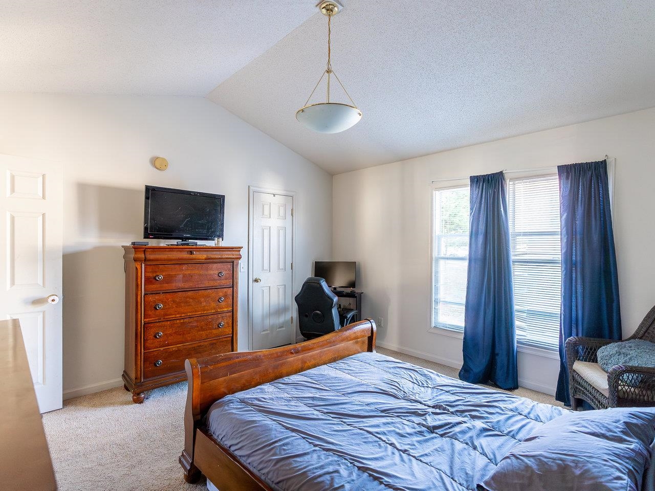 2387 AVALON WOODS DR