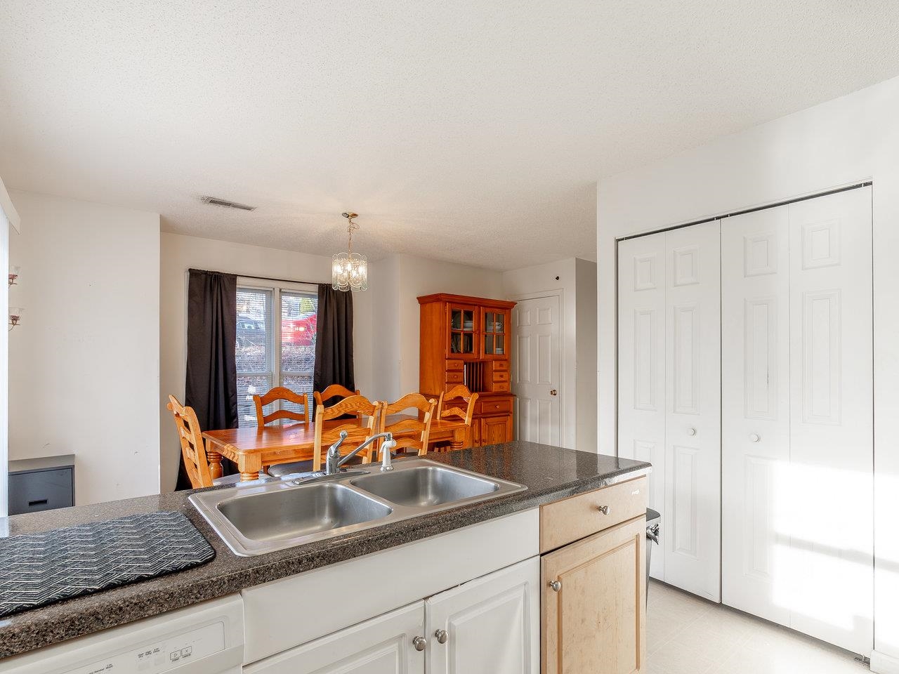 2387 AVALON WOODS DR