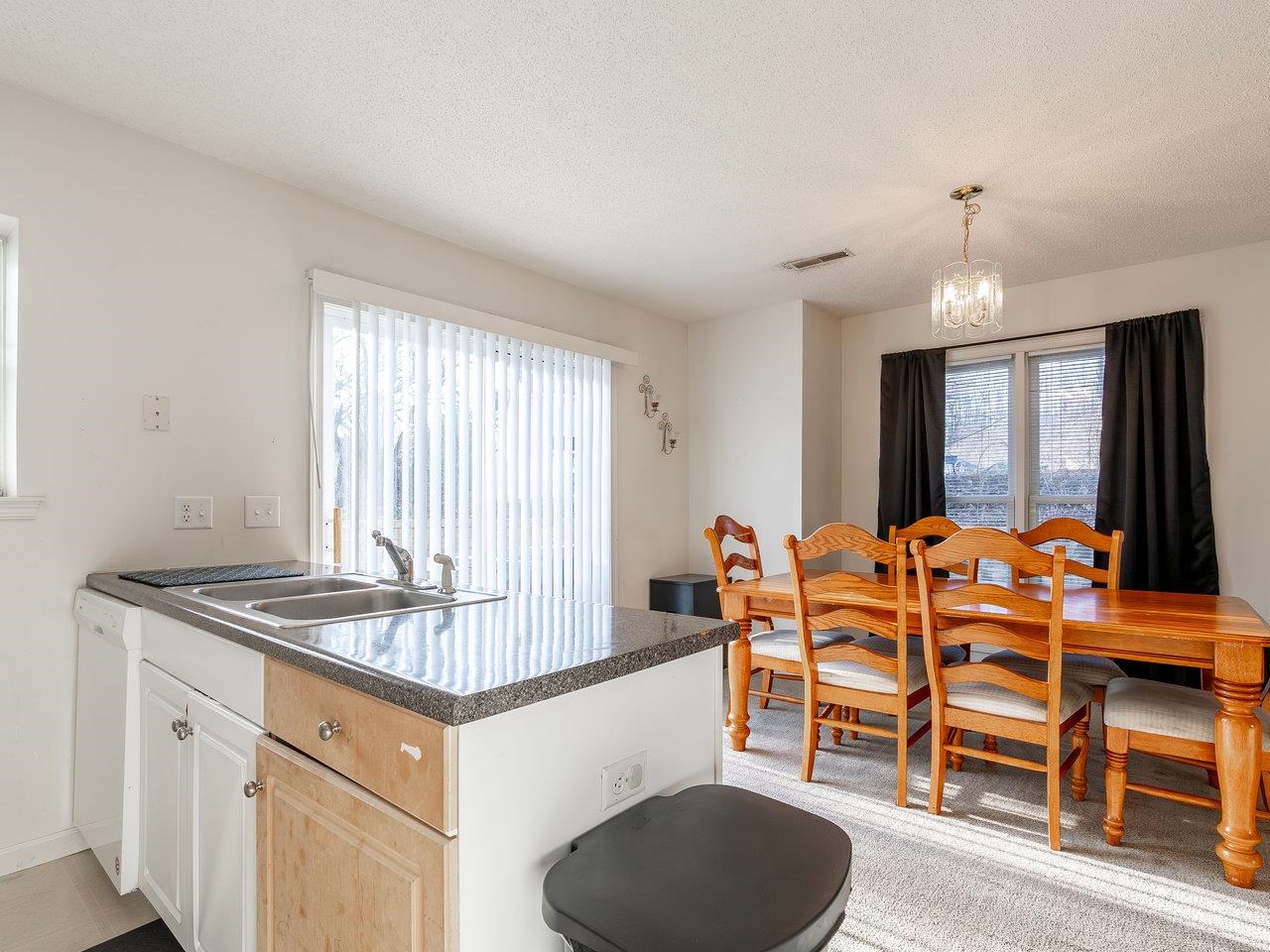 2387 AVALON WOODS DR