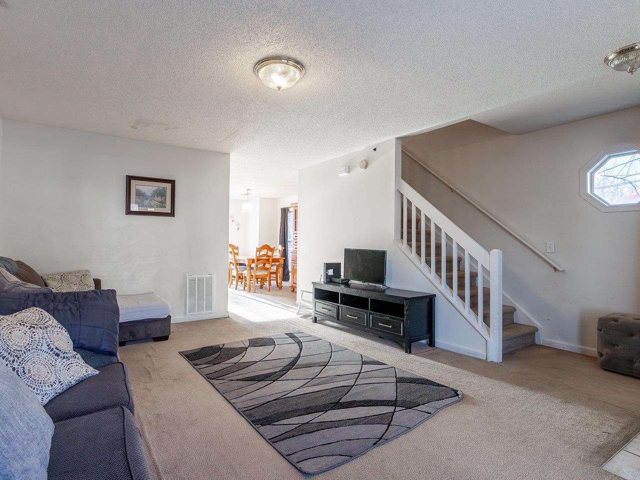 2387 AVALON WOODS DR