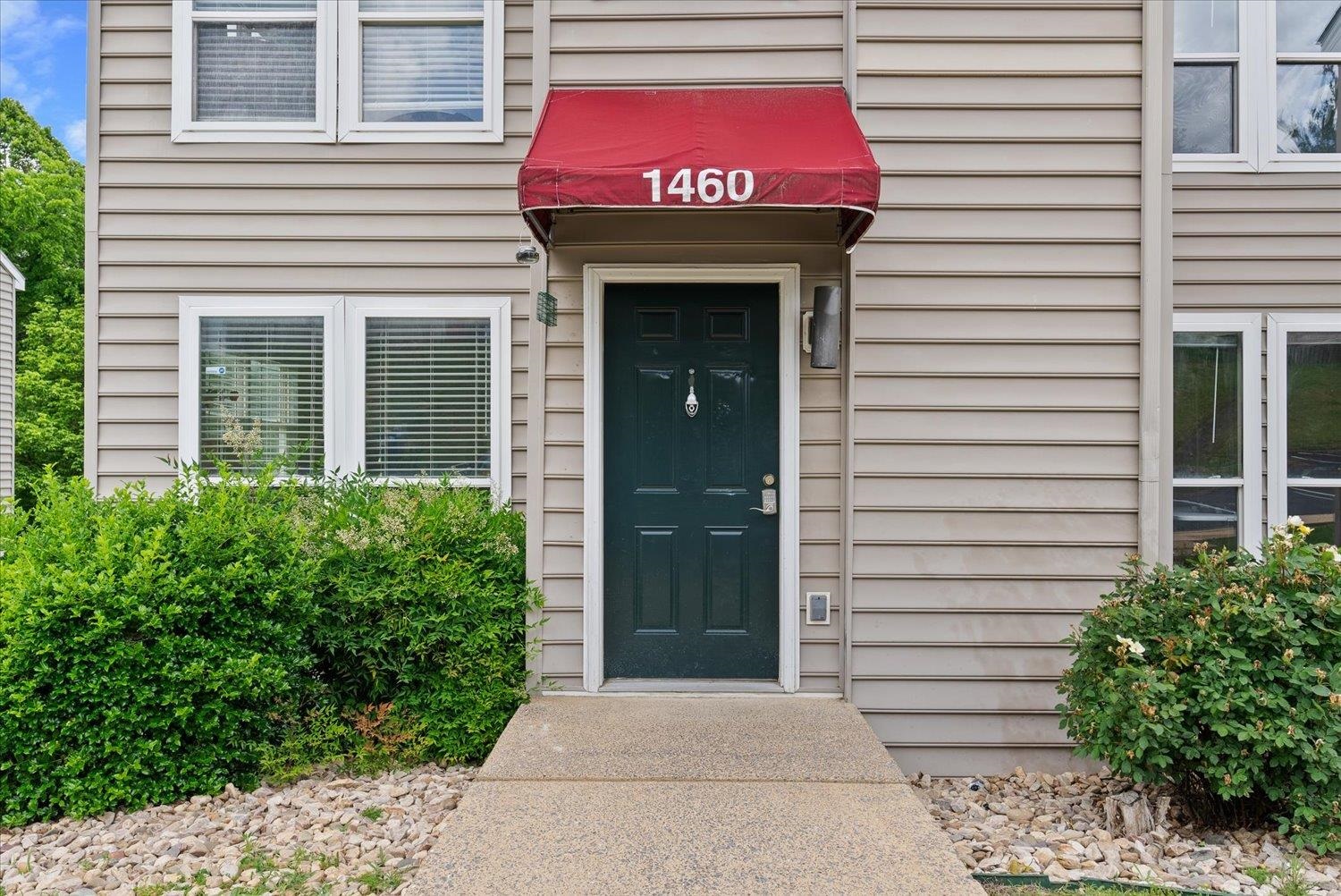 1460 DEVON LN