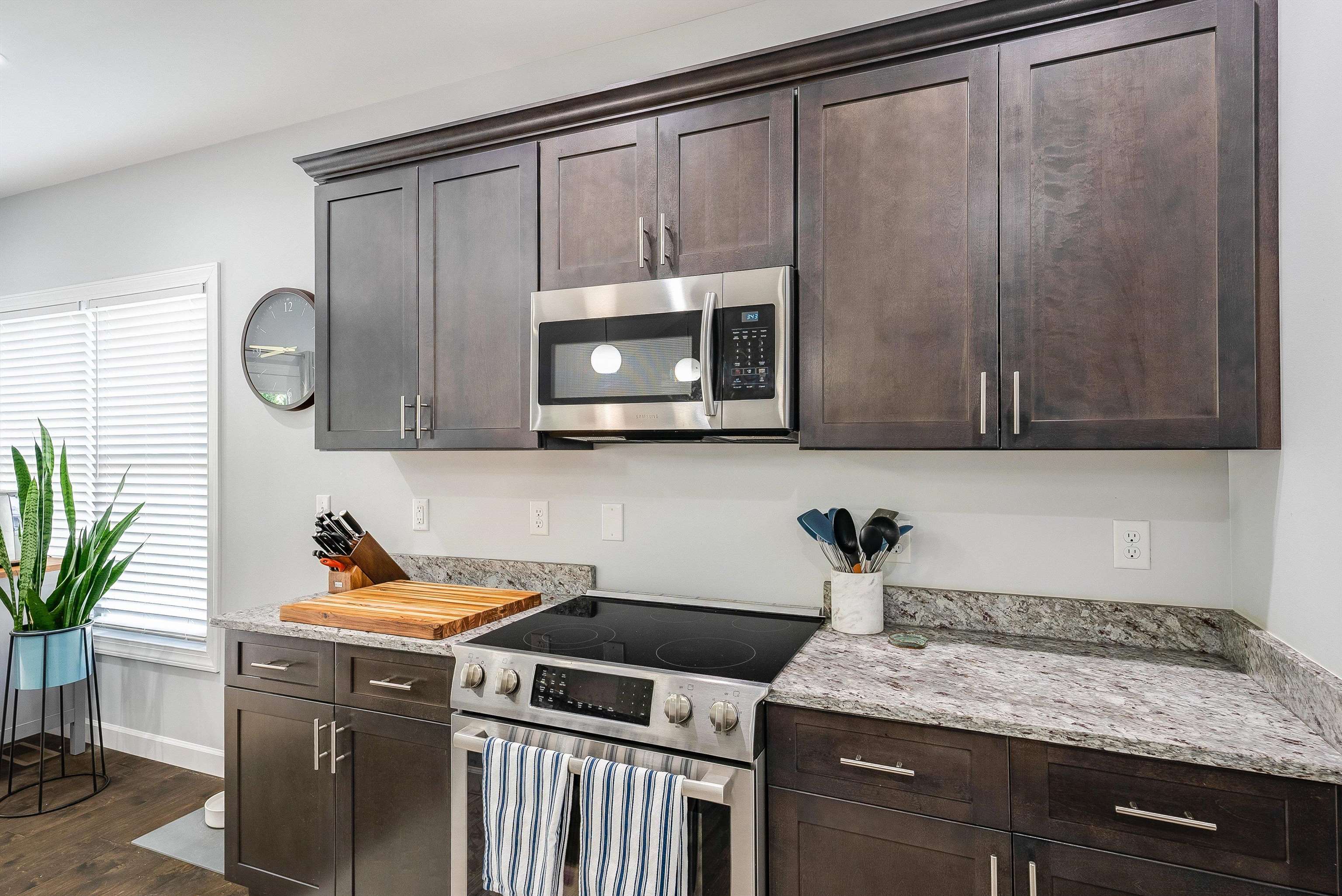 1350 LITTLE SORRELL DR