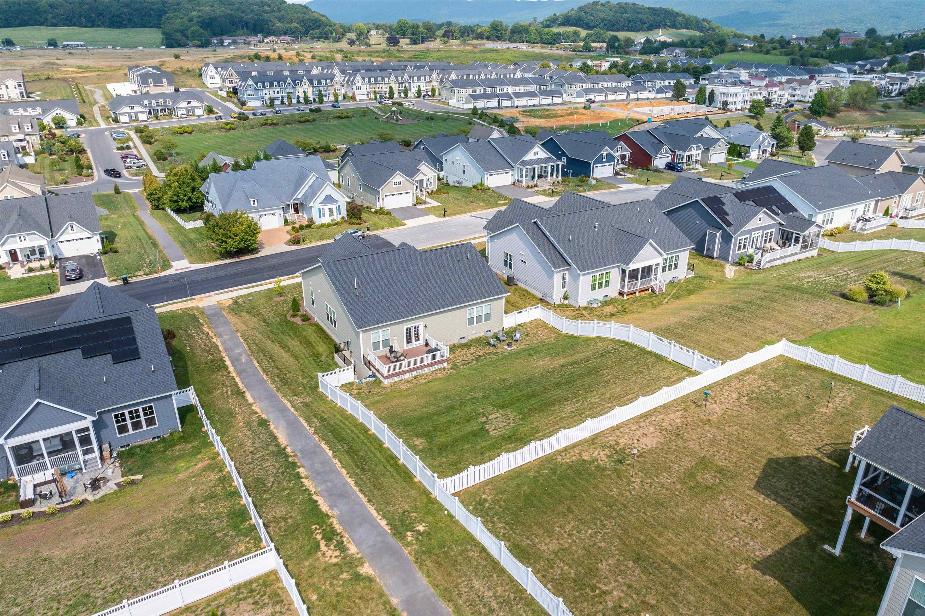 3130 CLUBHOUSE HILL RD