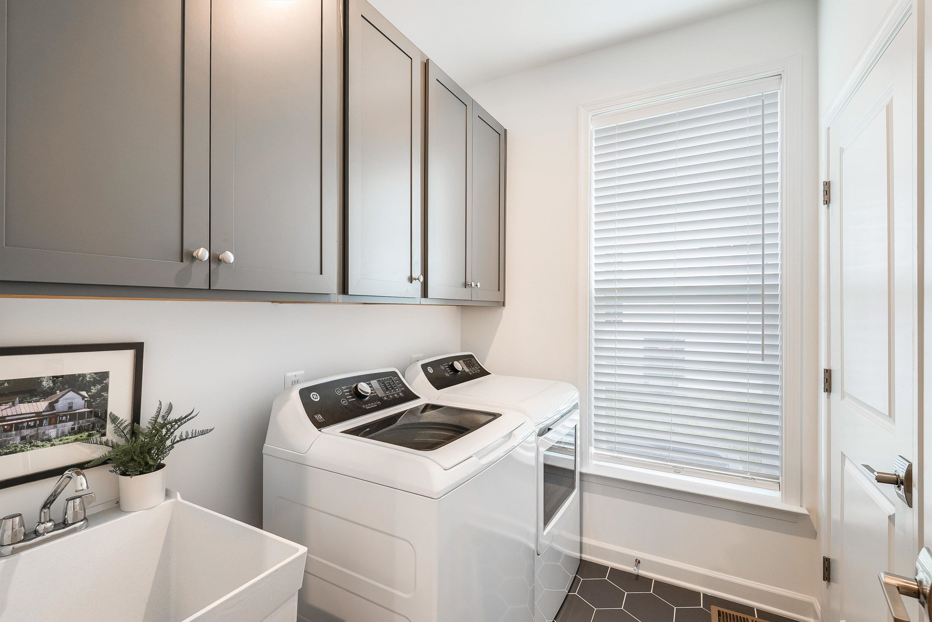 3130 CLUBHOUSE HILL RD