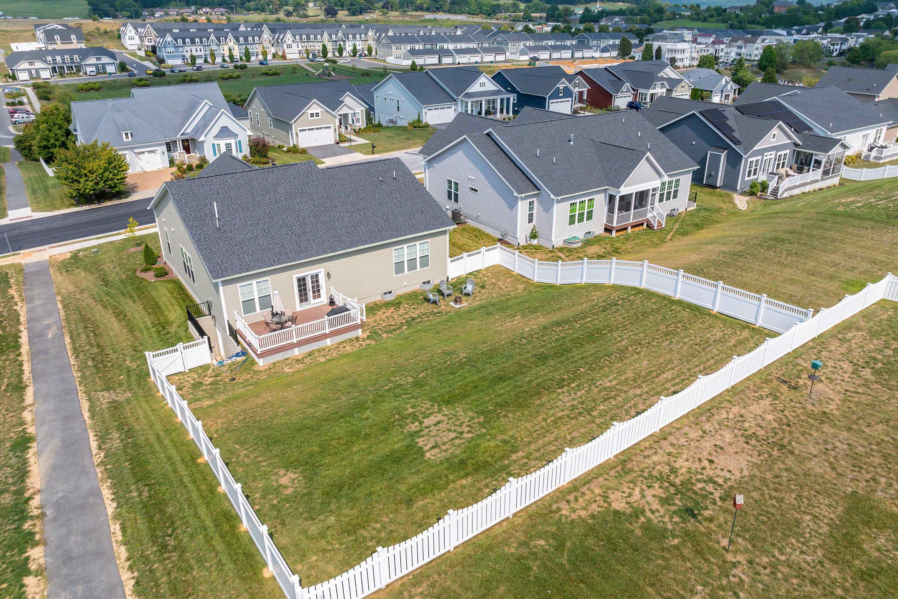 3130 CLUBHOUSE HILL RD