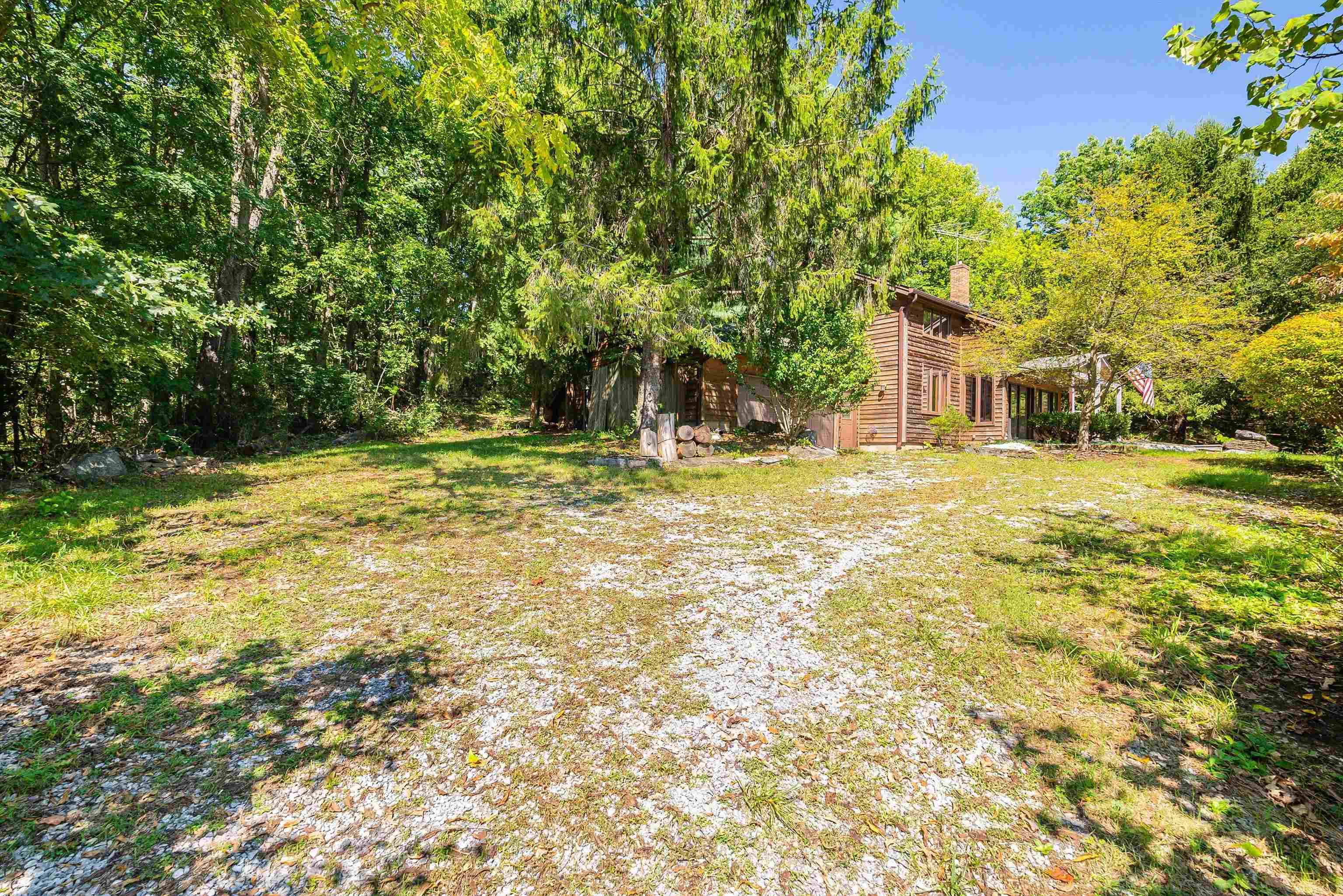 8762 FROG HOLLOW RD