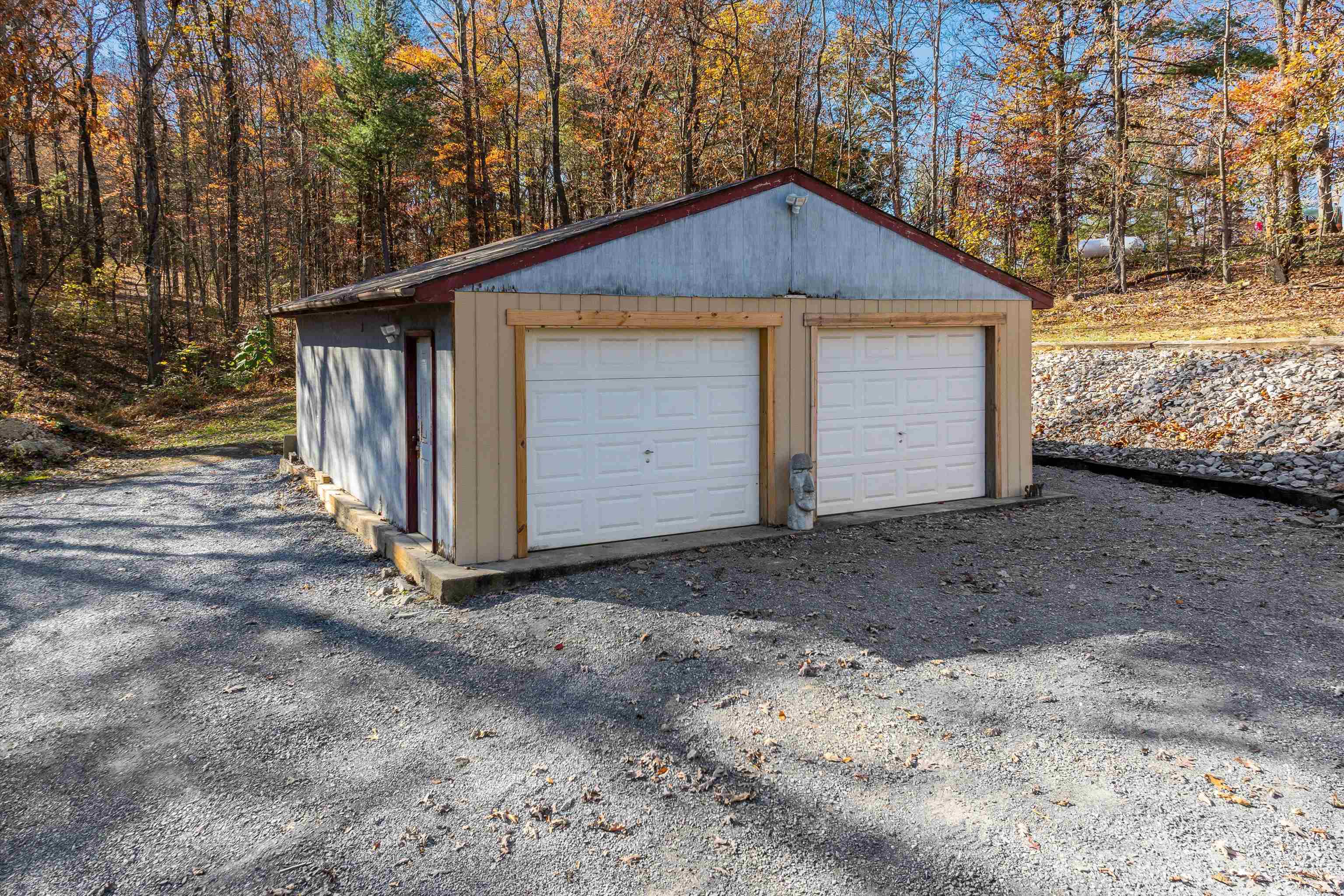 2497 LACEY SPRING RD